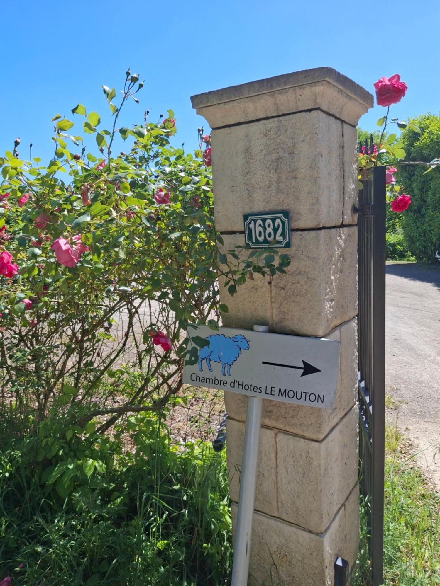 Le Mouton Bed & Breakfast Blaison ภายนอก รูปภาพ