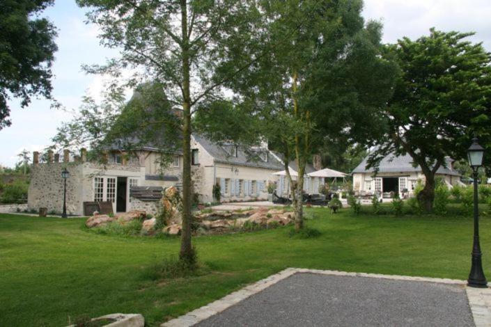 Le Mouton Bed & Breakfast Blaison ภายนอก รูปภาพ